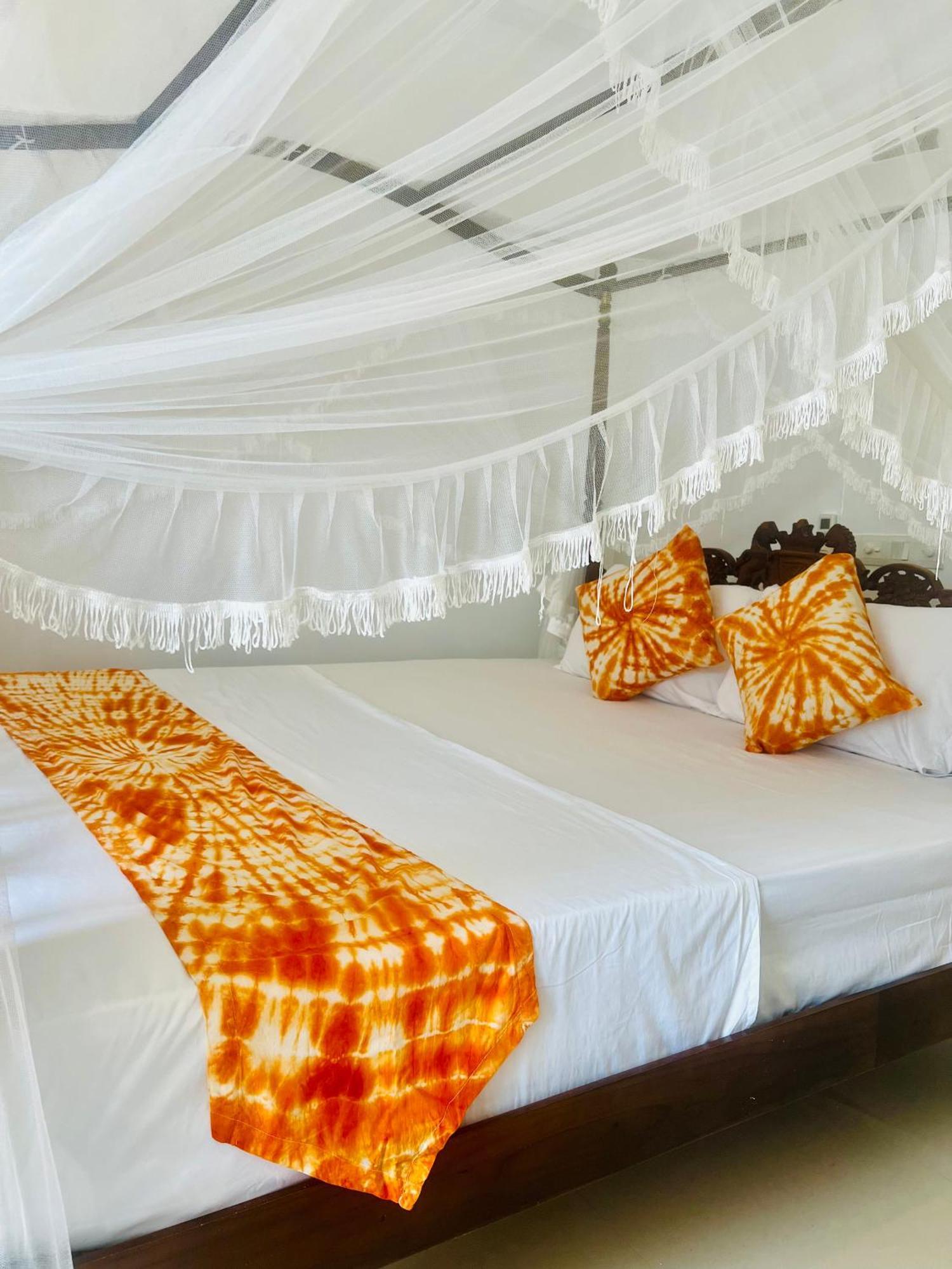 Bed and Breakfast Vogel Nest Midigama East Exterior foto