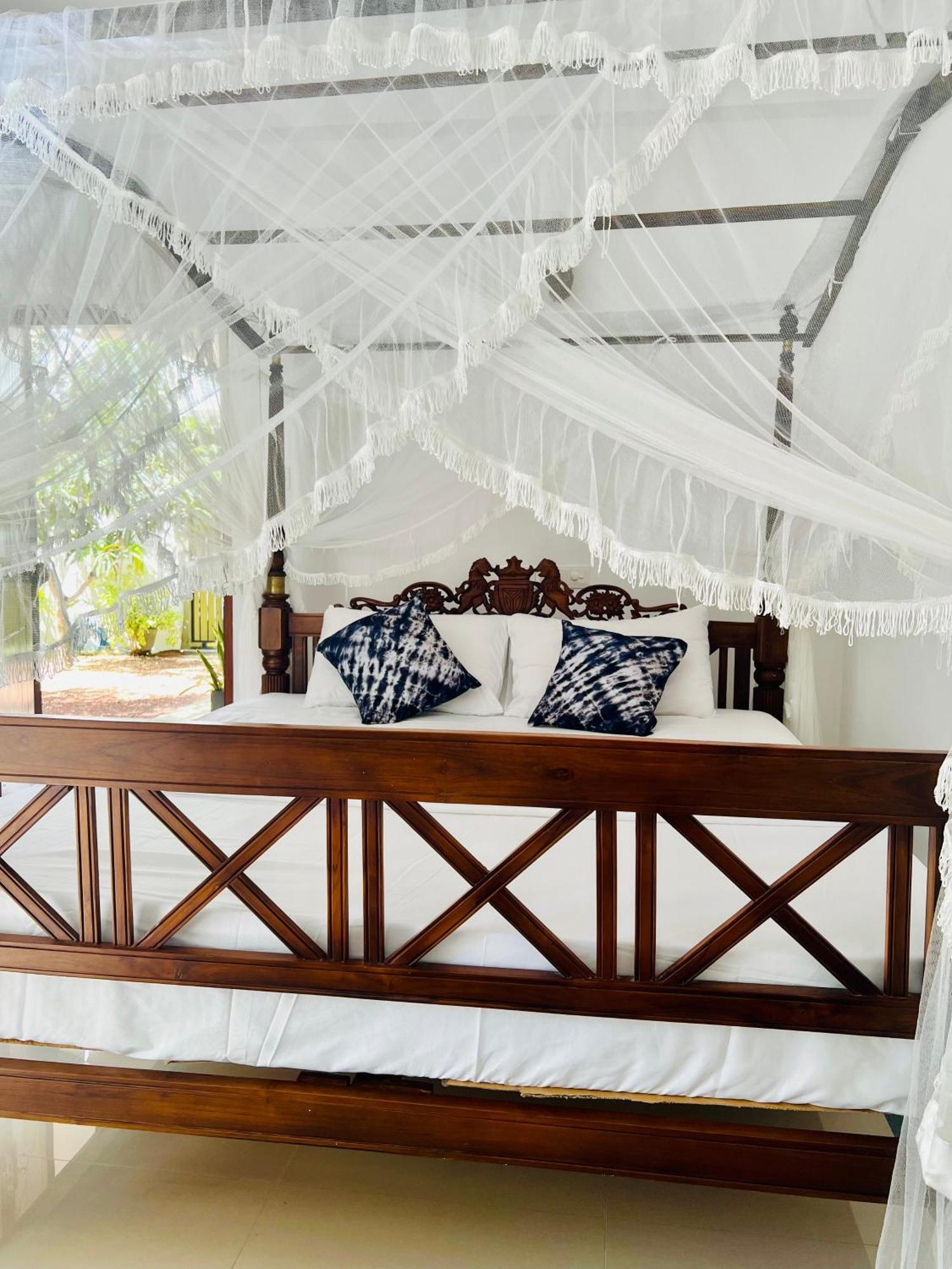 Bed and Breakfast Vogel Nest Midigama East Exterior foto
