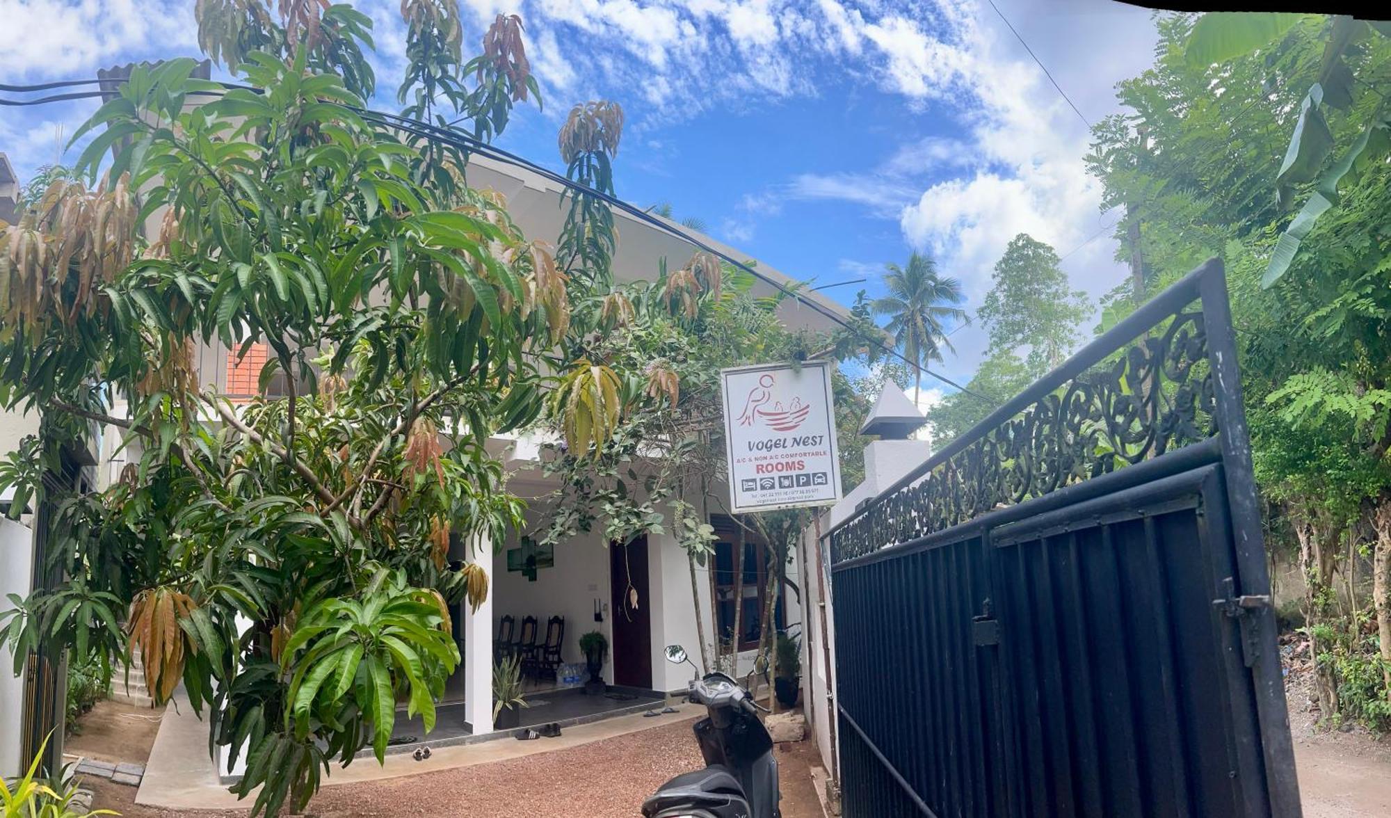 Bed and Breakfast Vogel Nest Midigama East Exterior foto